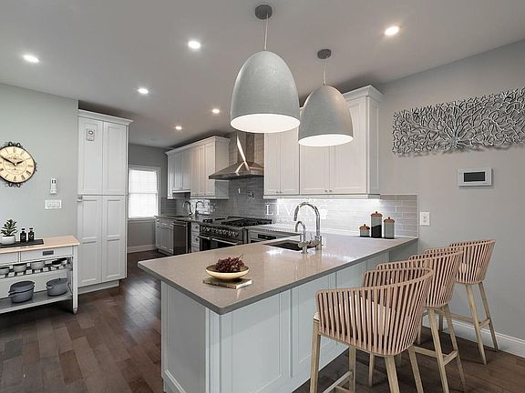 2nd image of 3611 Avenue 6598
