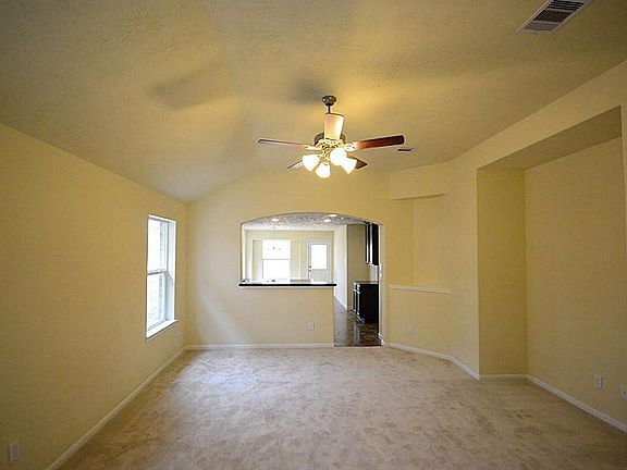5th image of 2738 Donellan Dr