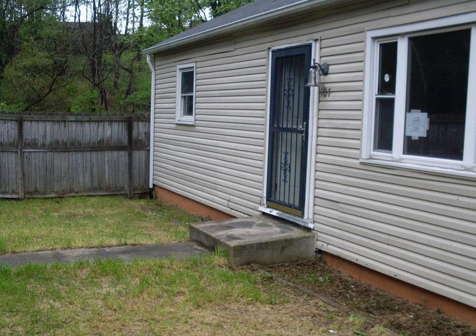 1st image of 107 Arnold Ave