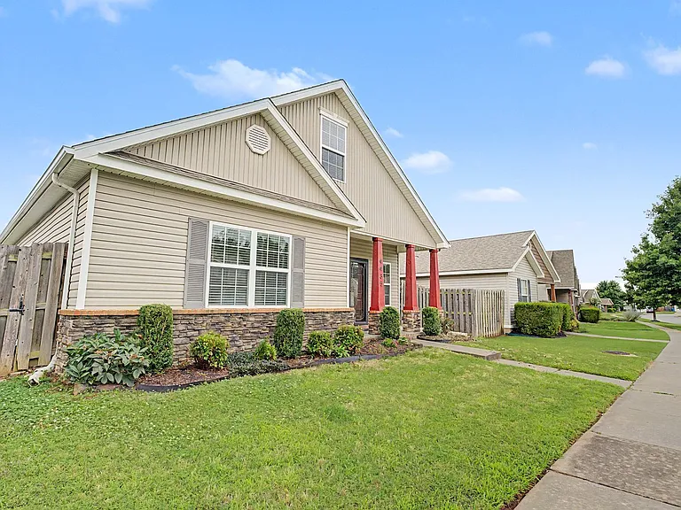 4435 W Pecan St — Photo 3