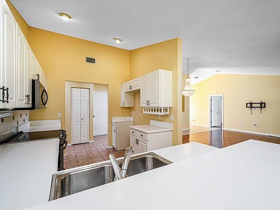 4th image of 47 Barkwood Ln
