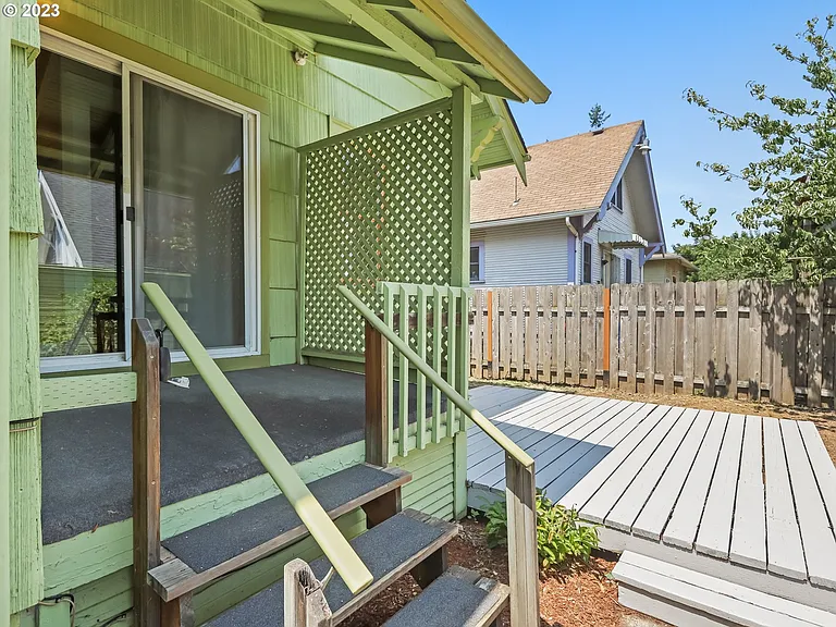 4964 SE 74th Ave — Photo 14