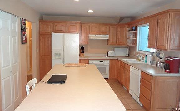 5th image of 7833 Biscayne Ave