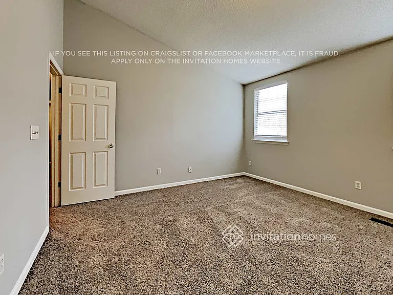 3939 Armitage Dr — Photo 14