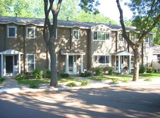 304 Pondridge Cir, Wayzata, MN 55391