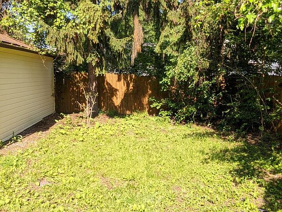 4th image of 11693 Marlowe St