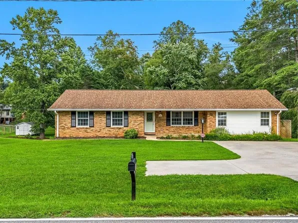 289 Welcome Home Ch Rd, North Wilkesboro, NC 28659