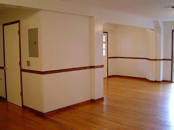 5th image of 410 Anita St APT 1B