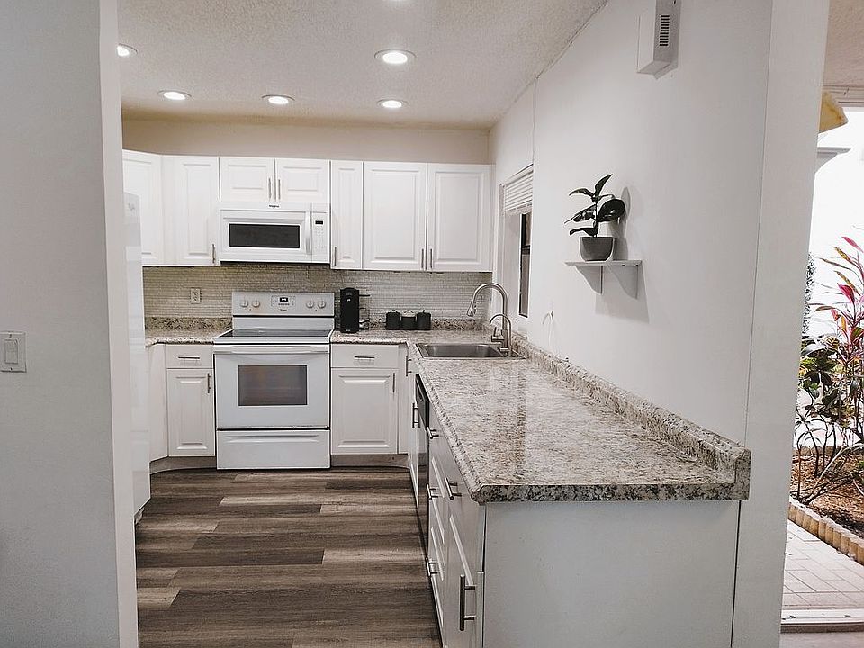1st image of 2753 Carambola Cir S