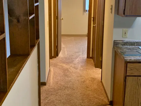 Smart Renting: All-Inclusive Living + Pet Welcome in Chippewa Falls!, 802 Macomber St APT 8, Chippewa Falls, WI 54729