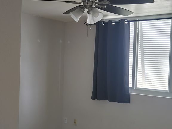 4th image of 3930 S Roosevelt Blvd APT 113E