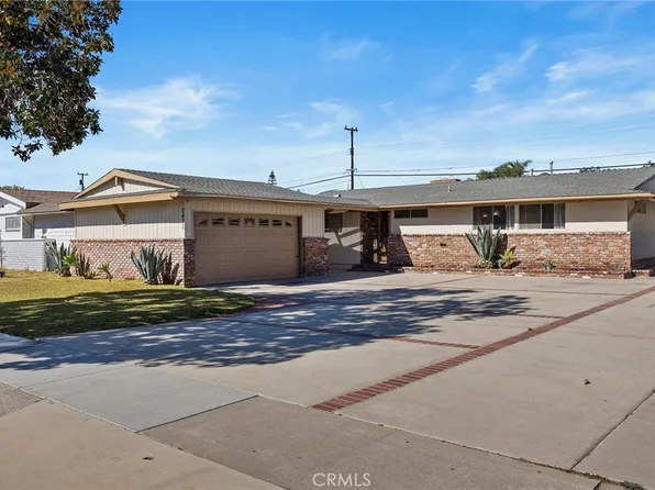 2471 W Chanticleer Rd, Anaheim, CA 92804