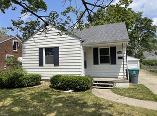 22094 Hayes Rd, Eastpointe, MI 48021