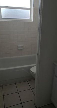 5th image of 1305 N 19th Ave #1305