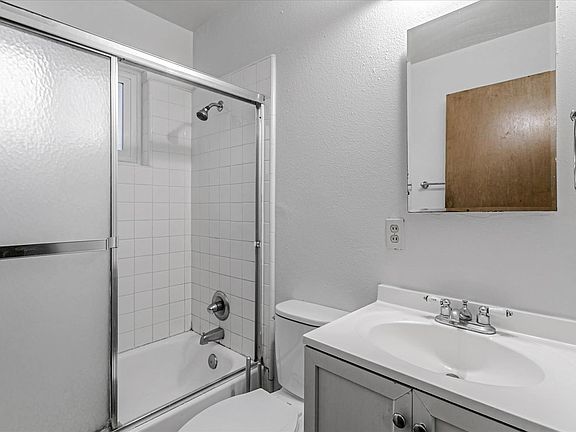 4th image of 550 Troy Dr APT 1