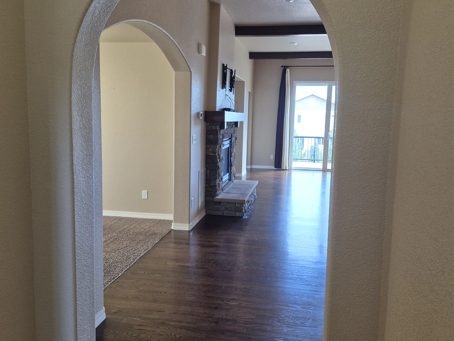 4 bed, 3063 sqft, $2,895 — Photo 3