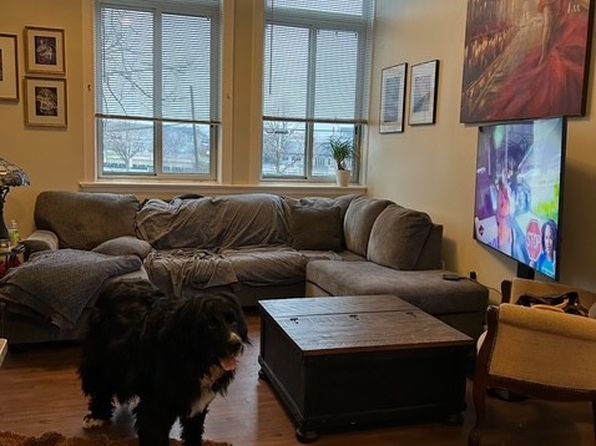 72 E Niagara St #203