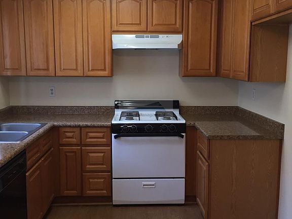 2nd image of 1637 E Fairfield Ct