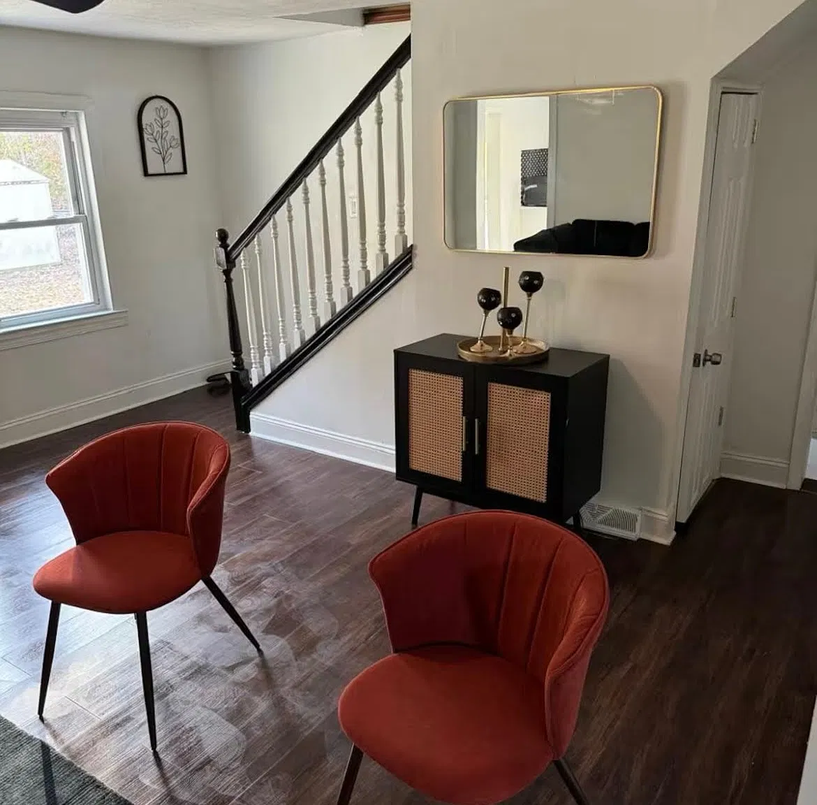 5 bed, 1.5 bath, 1712 sqft, $3,300 — Photo 3