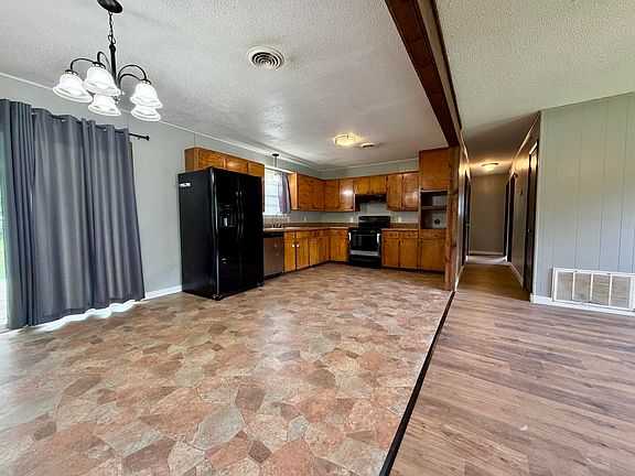 4th image of 1937 Lynn Drive