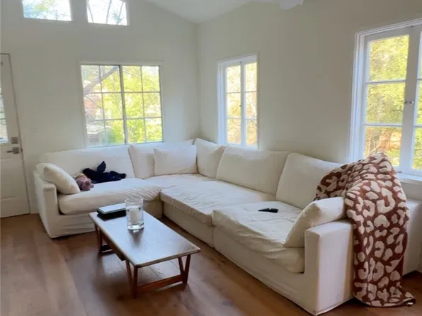 1323 Oakwood Dr, Topanga, CA 90290