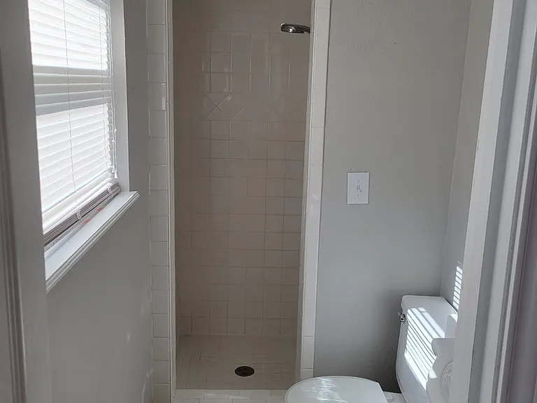 1107 W Cornelia Ave — Photo 11