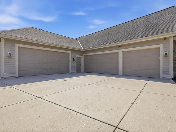 3rd image of 7306 S Stone Hedge DRIVE