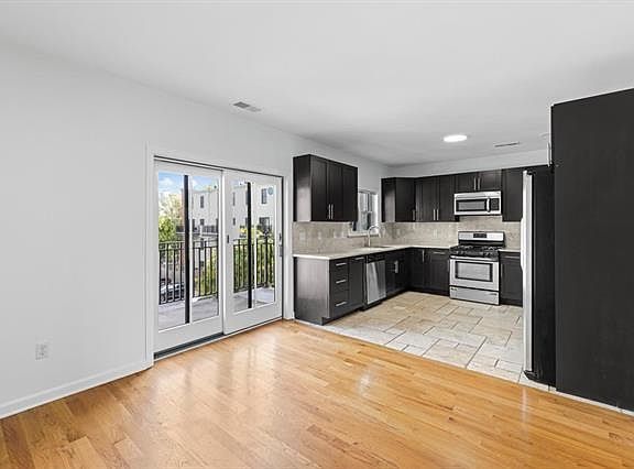 4th image of 26-2 Ash St