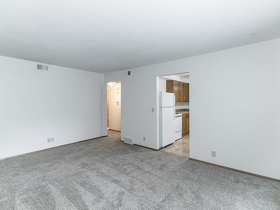 3rd image of 3920 S 46th St APT 5