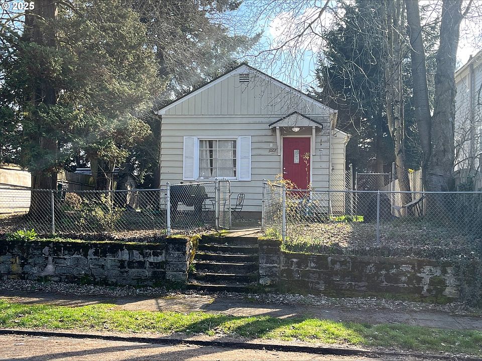 2nd image of 1007 W 16th St