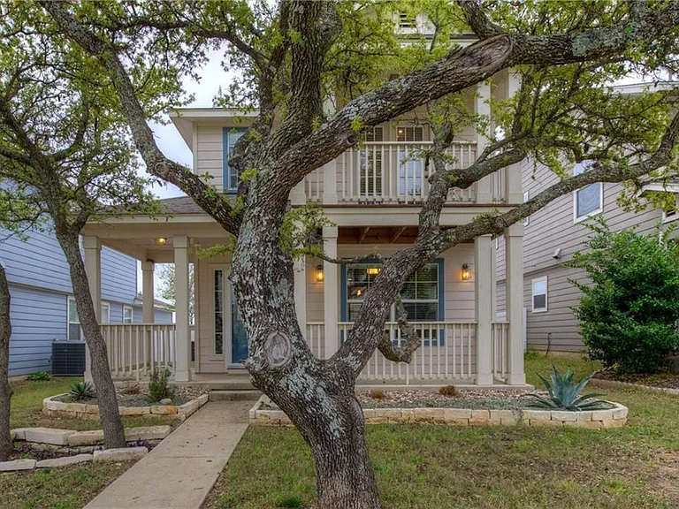 712 Alamo Plaza Dr — Photo 1