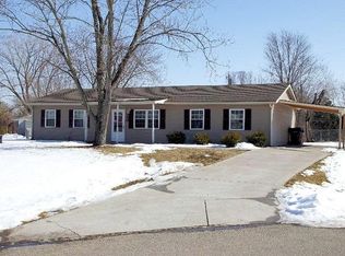 860 Fiesta Ct, Carlisle, OH 45005