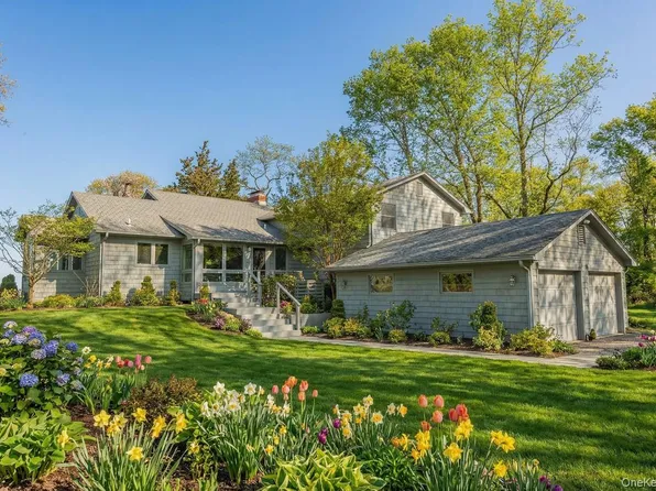 5 Shore Drive, Setauket, NY 11733