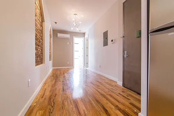 Rented by Nooklyn NYC LLC | media 18