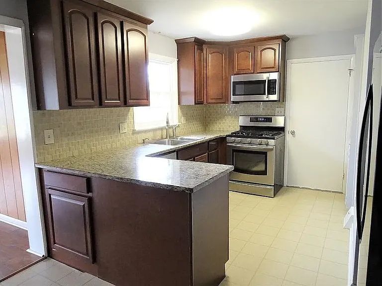 1656 Esbenshade Rd — Photo 3