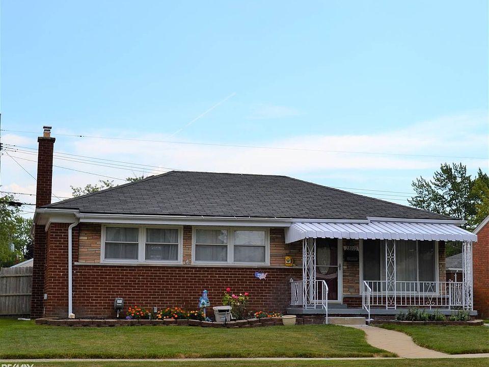 1st image of 28910 Fountain St