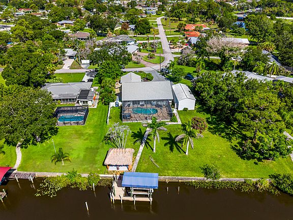 3rd image of 446 S Naranja Avenue