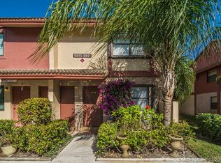 9841 Riverside Dr #8-30, Coral Springs, FL 33071