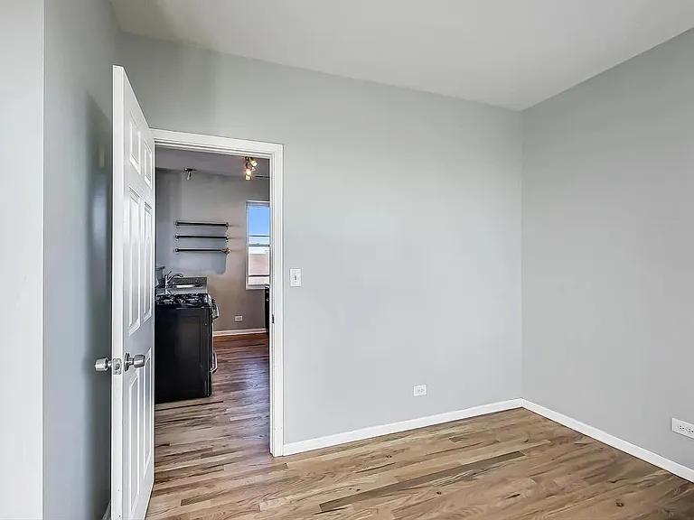 1525 W 17th St #4 — Photo 12