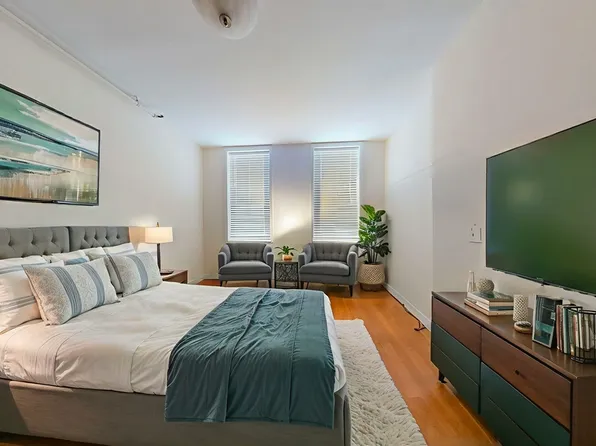 45-44 Vernon Boulevard image 5 of 17