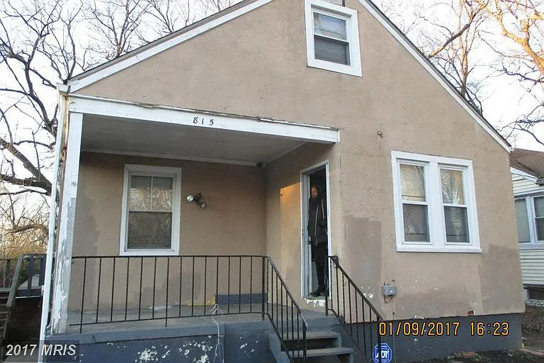 815 Glacier Ave photo 1