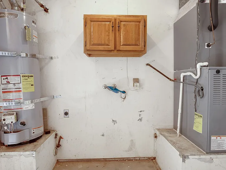 2571 W Orange Ave — Photo 38