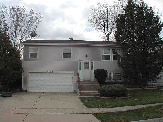 1st image of 943 Shorewood Dr