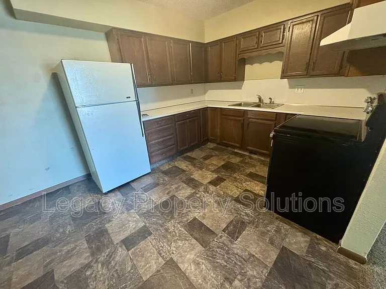 305 E East Ave #1 — Photo 1