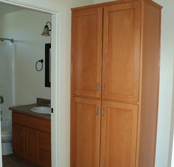 565 H St — Photo 3