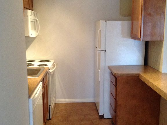 3rd image of 2360 Ohio Ave APT 4