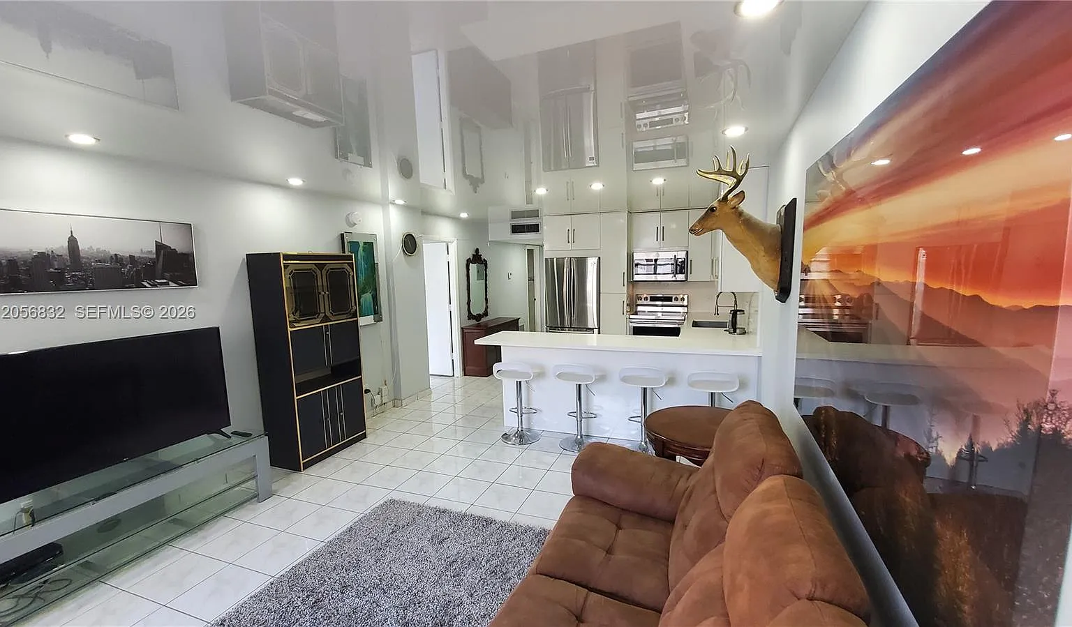 Plaza Towers South Condo — Photo 1