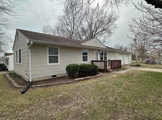1509 Honeysuckle Rd, Sedalia, MO 65301