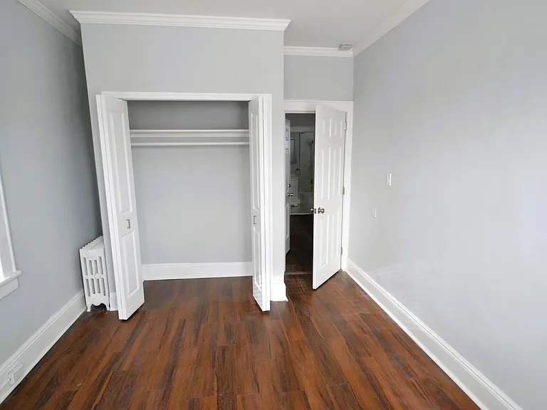 56 Hobart Pl #5 — Photo 6