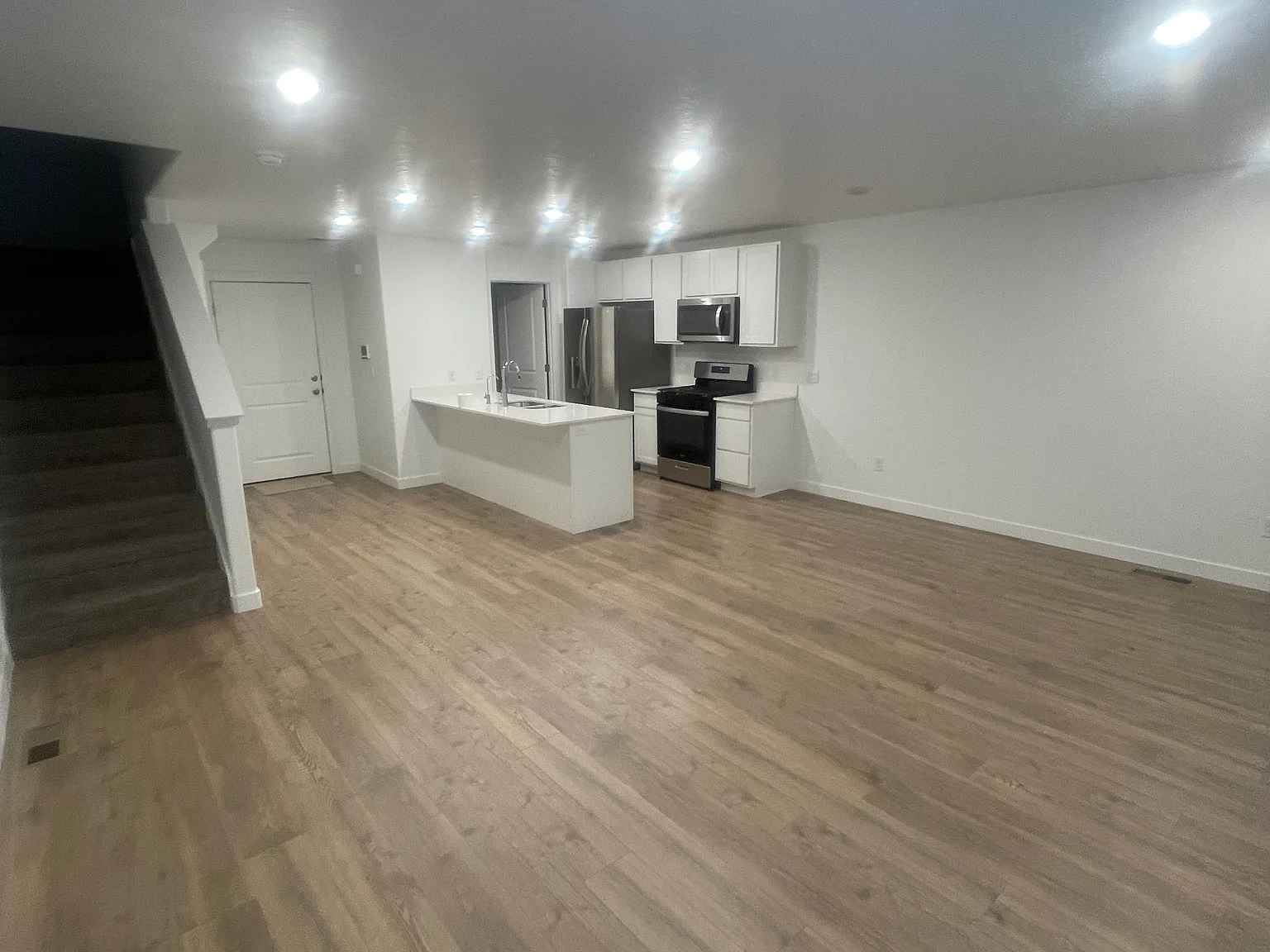 2023 Townhome | Pool, Hot Tub & 2-Car Garage — Photo 3